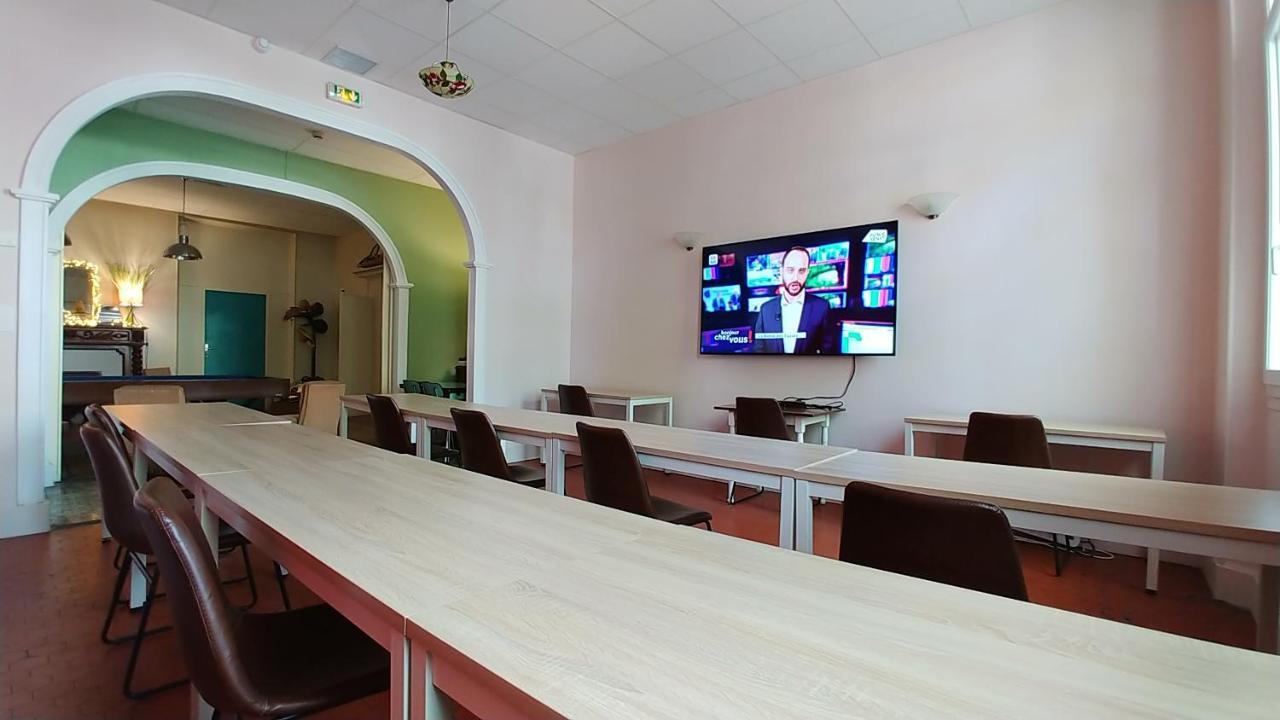 Hotel Le Victoria Draguignan Bagian luar foto