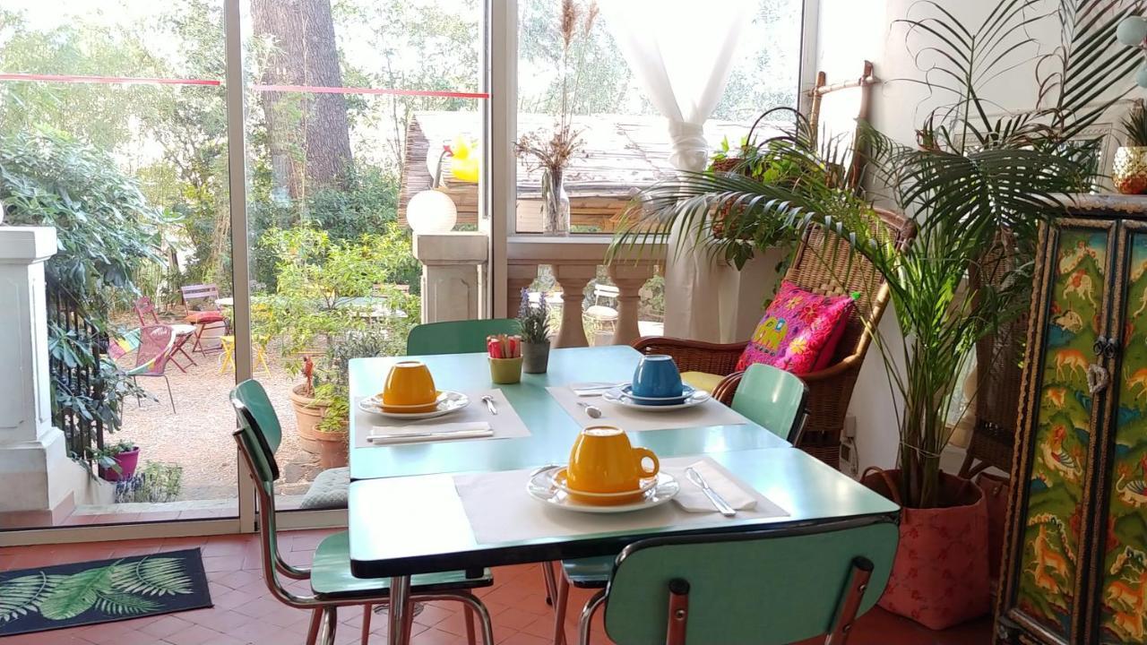 Hotel Le Victoria Draguignan Bagian luar foto