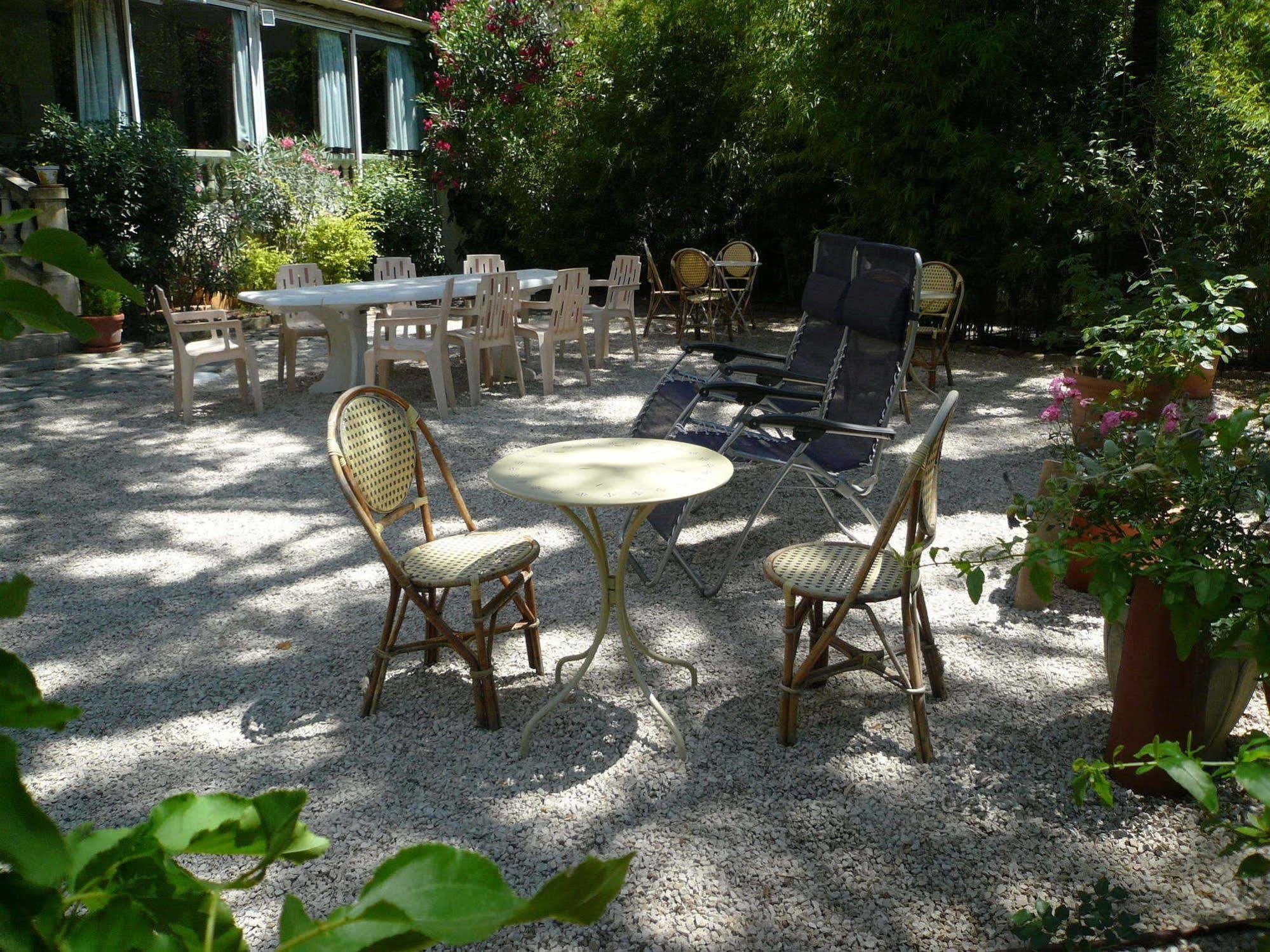 Hotel Le Victoria Draguignan Bagian luar foto
