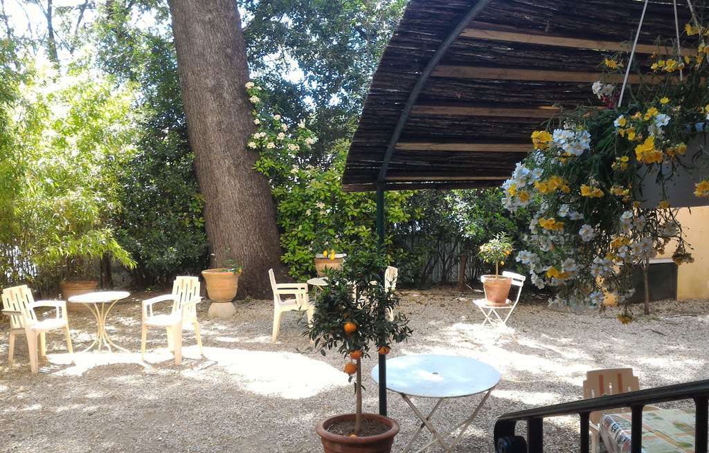 Hotel Le Victoria Draguignan Bagian luar foto